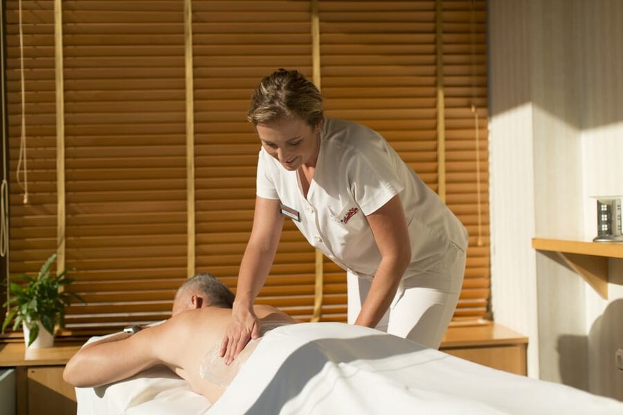 Budapest: Margaret Island Day Spa Entry Ticket - Who will enjoy this spa most?