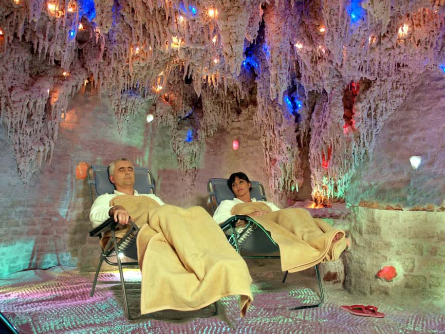 Budapest: Margaret Island, Salt Cave treatment - Inside a room built from Dead Sea salt