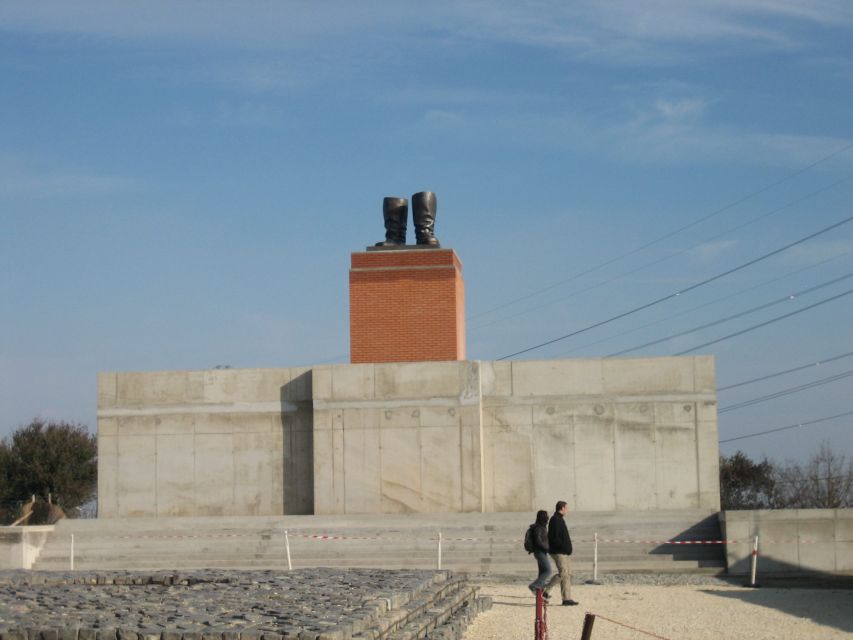 Budapest: Memento Park and Icons of Communism Guided Tour - Who will get the most from this tour