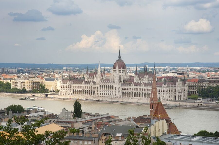 Budapest: Multilingual Highlights Tour - What the 41 dollar price gets you