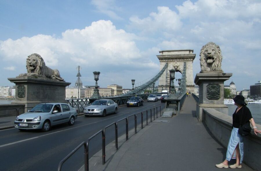 Budapest: Multilingual Highlights Tour - The final view over both sides of the Danube