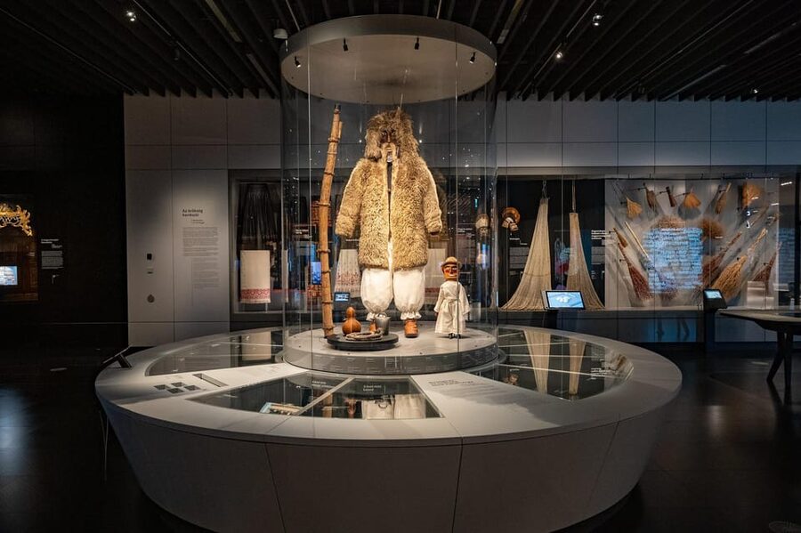 Budapest: Museum of Ethnography Entry Ticket - Choosing between the two ticket options