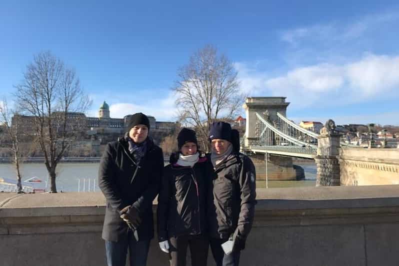 Budapest : Must-see attractions walking tour - St. Stephen’s Basilica and the food of the city