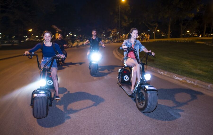 Budapest: Night Tour on MonsteRoller e-Scooter - Guide quality makes the short tour work