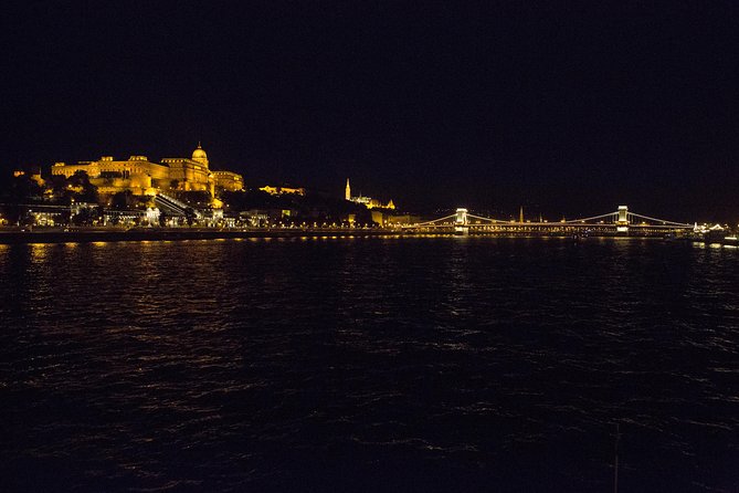 Budapest Night Walking Tour with Danube River Cruise - Guides make the difference