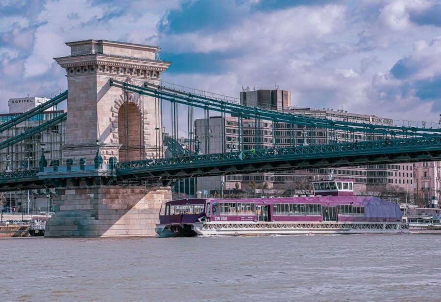 Budapest: Nighttime or Daytime Sightseeing Cruise - How much value do you get for $14?