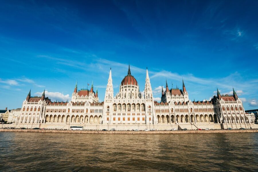 Budapest: Nighttime or Daytime Sightseeing Cruise - Finding Dock 1/B on the Buda side