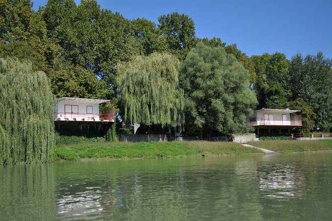 Budapest North Canoe Trip - The small island rest stop