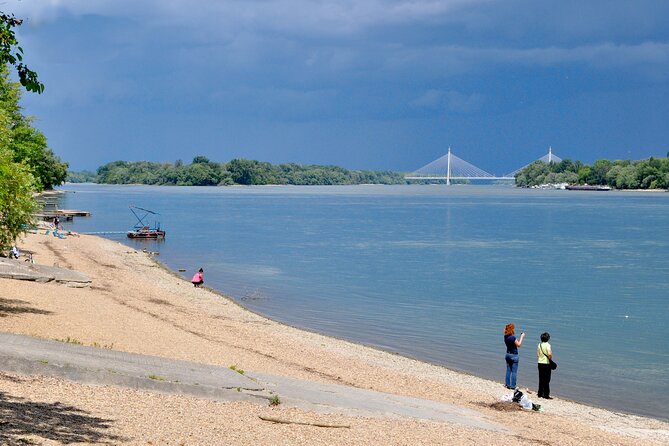 Budapest North Canoe Trip - Starting with safety, paddles, and basic canoe skills
