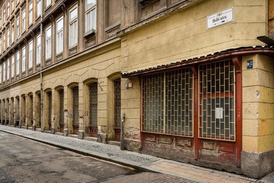 Budapest Old Jewish Quarter History Private Walking Tour - The Dohány, Rumbach, and Kazinczy synagogues