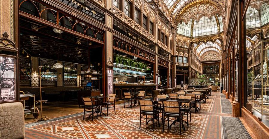 Budapest: Párisi Passage Restaurant 3-Course Menu - Key points to know before booking