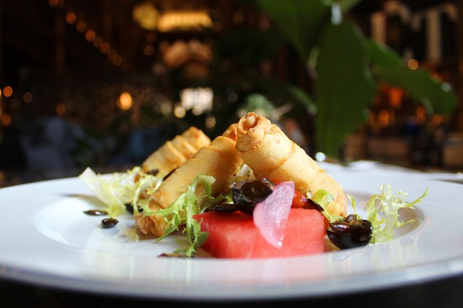 Budapest: Párisi Passage Restaurant 3-Course Menu - A polished setting, with a few service concerns