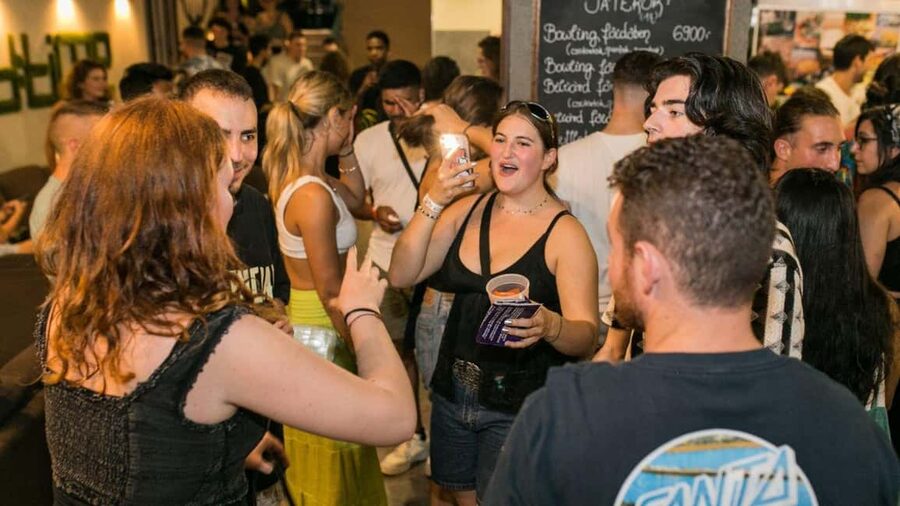 Budapest: Party District Bar-Hop with 2hr Unlimited Drinks - Three bars, three chances to find your mood