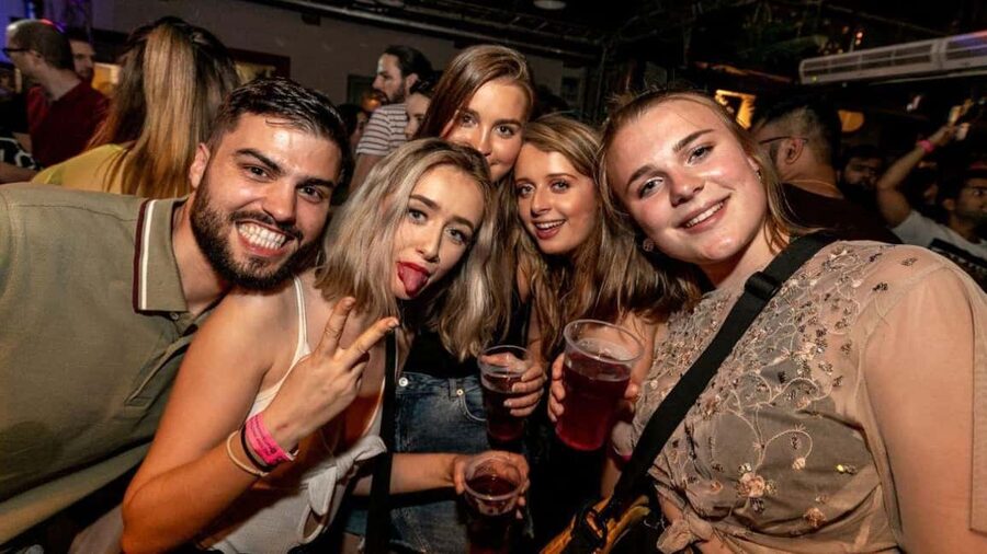 Budapest: Party District Bar-Hop with 2hr Unlimited Drinks - Is the $17 price good value?