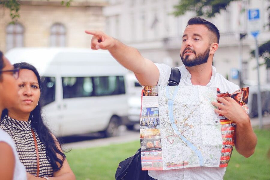 Budapest: Private 3-hour Guided City Tour by Bus - A three-hour introduction to both sides of Budapest