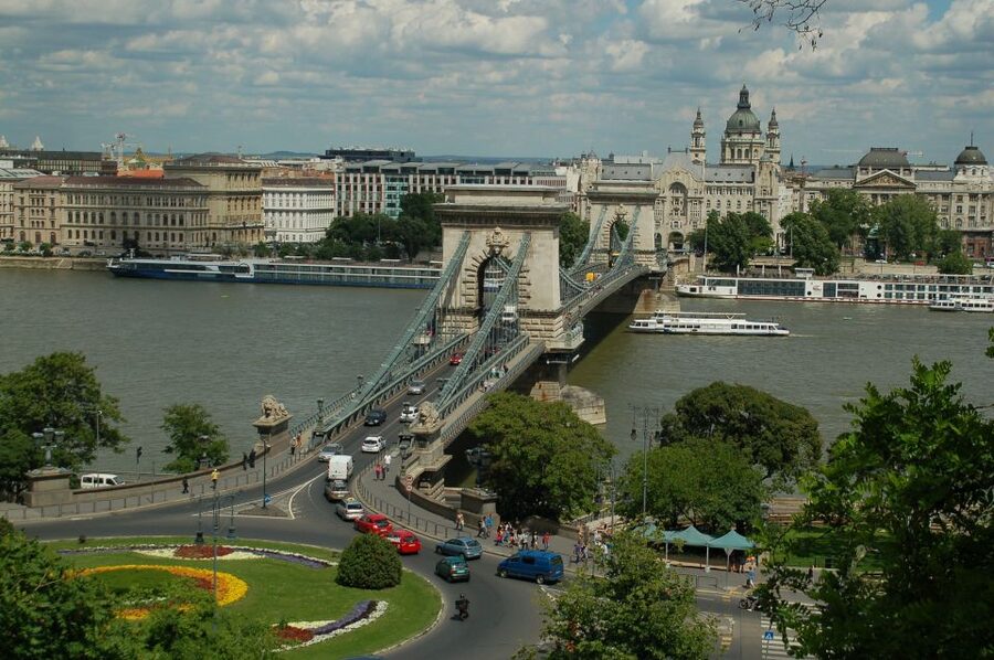 Budapest: Private 3-hour Guided City Tour by Bus - Gellért Hill and the broadest city view