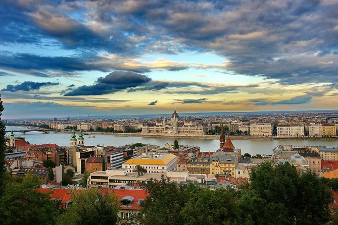 Budapest Private 4 Hour City Tour Experience with a car / van - What this four-hour Budapest tour actually gives you