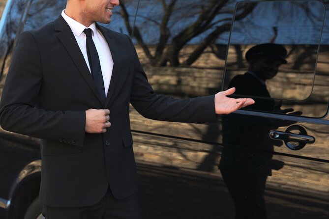 Budapest Private Airport Transfer in a Luxury Minivan - The small touches that improve the first impression