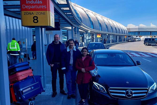 Budapest Private City Tour by car in 4 hours - Crossing the Danube at the Chain Bridge
