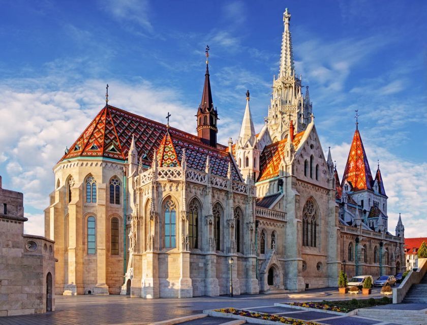 Budapest: Private City Tour with Local Guide - Starting in Pest and crossing toward Buda