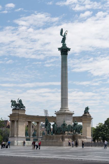 Budapest: Private City Tuk-Tuk Tour & Boat Cruise - Why a tuk-tuk works well in Budapest