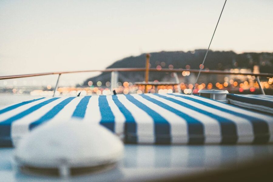 Budapest: Private Danube Yacht Cruise with Welcome Drink - Boarding Near Erzsébet Bridge