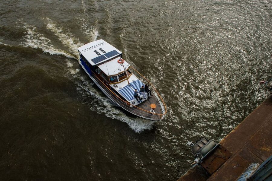 Budapest: Private Danube Yacht Cruise with Welcome Drink - The Big Reveal Below Margaret Bridge