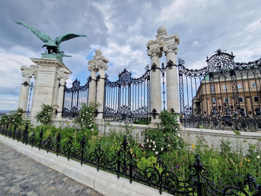 Budapest: private deluxe tour with a native, in Spanish - Key points to know before booking