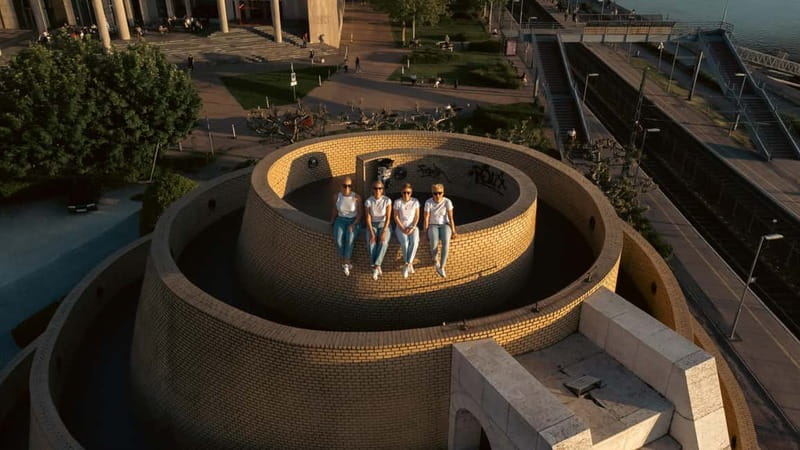 Budapest: Private Drone Photo Walking Tour with Photos - Why Liberty Bridge gives the session character