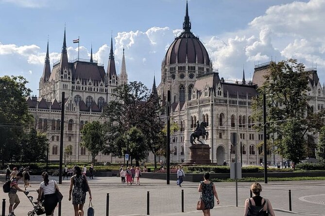 Budapest Private Full Day City Sightseeing Tour Walking or by Car - St. Stephen’s Basilica and the stories of central Pest