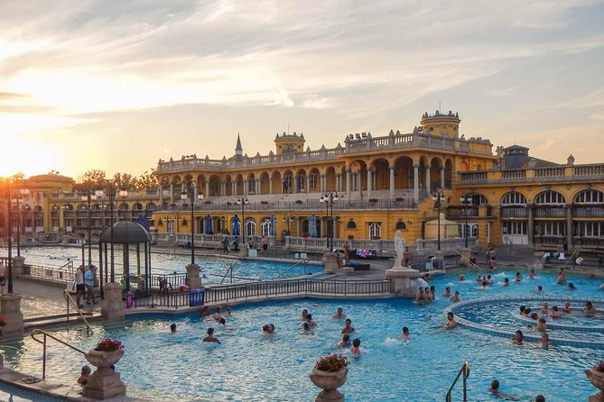 Budapest Private Full Day City Tour with a comfortable air -conditioned car - Castle Hill, Matthias Church, and Fisherman’s Bastion