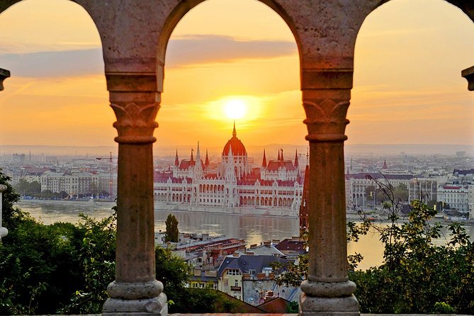 Budapest Private Full Day City Tour with a comfortable air -conditioned car - Gellert Hill, Liberty Bridge, and Rudas Baths