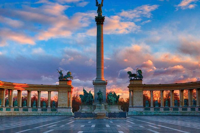 Budapest Private Full Day City Tour with a comfortable air -conditioned car - Central Market Hall and the Jewish Quarter