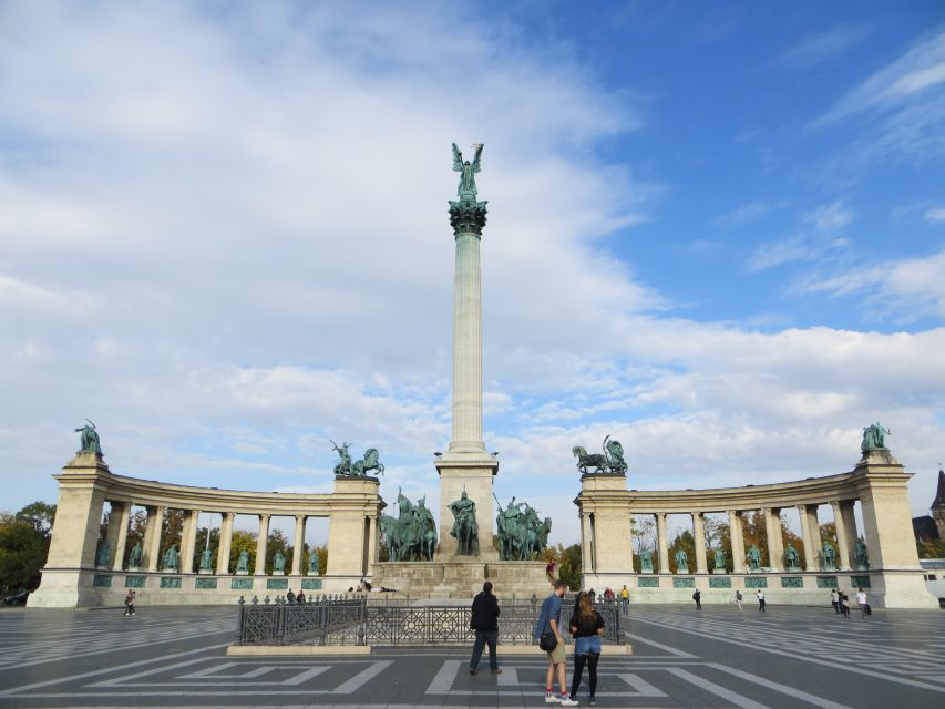 Budapest: Private Luxury Sightseeing Tour - Key points at a glance