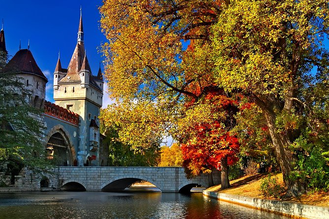 Budapest Private Luxury Sightseeing Tour with Guide and Transport - Gellért Hill and the best city panorama