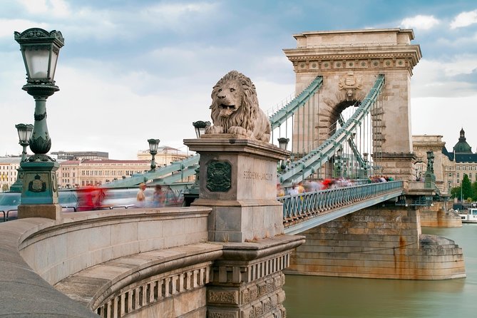 Budapest Private Luxury Sightseeing Tour with Guide and Transport - Heroes’ Square, Vajdahunyad Castle, and City Park