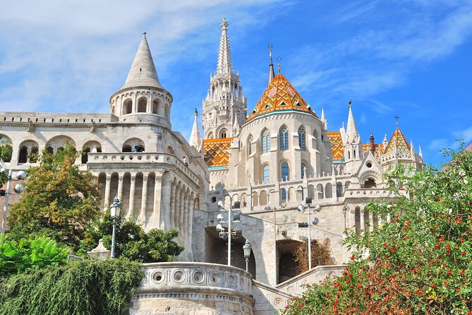 Budapest Private Luxury Sightseeing Tour with Guide and Transport - How much walking and waiting should you expect?
