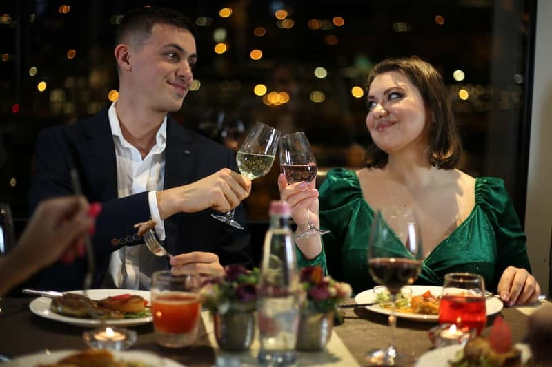 Budapest: Prosecco Dinner Cruise with Live Music - Why this cruise works as a Budapest evening