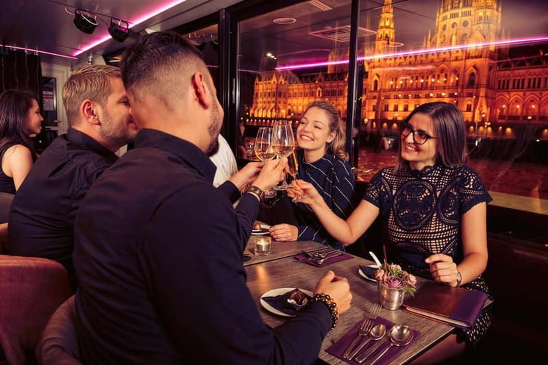 Budapest: Prosecco Dinner Cruise with Live Music - Hungarian music, folk dancing, and audience participation