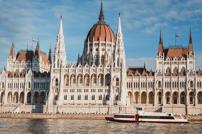 Budapest River Cruise with 1 Free Tokaj Frizzante and Audio Guide - How the audio guide really works