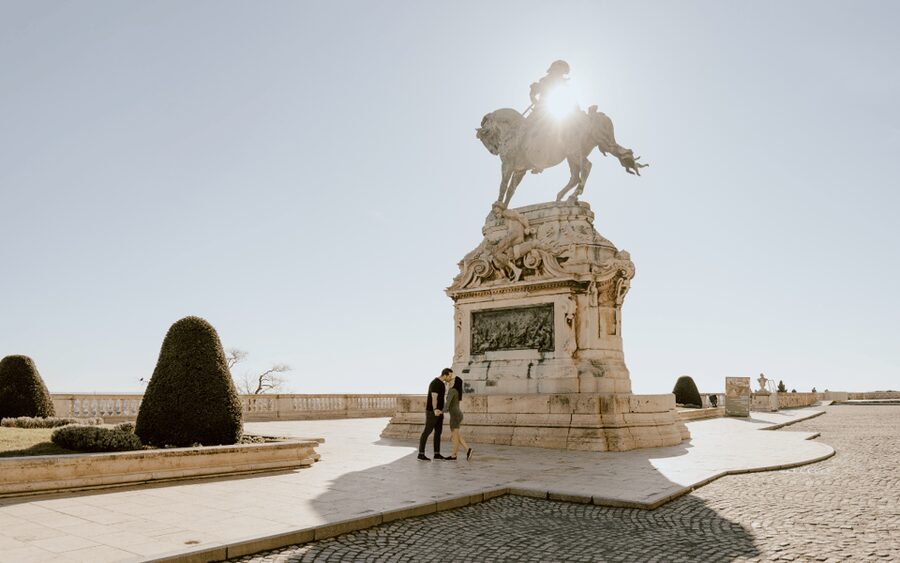 Budapest: romantic photoshoot at Buda's iconic sightseeings - Cherry blossoms and seasonal character