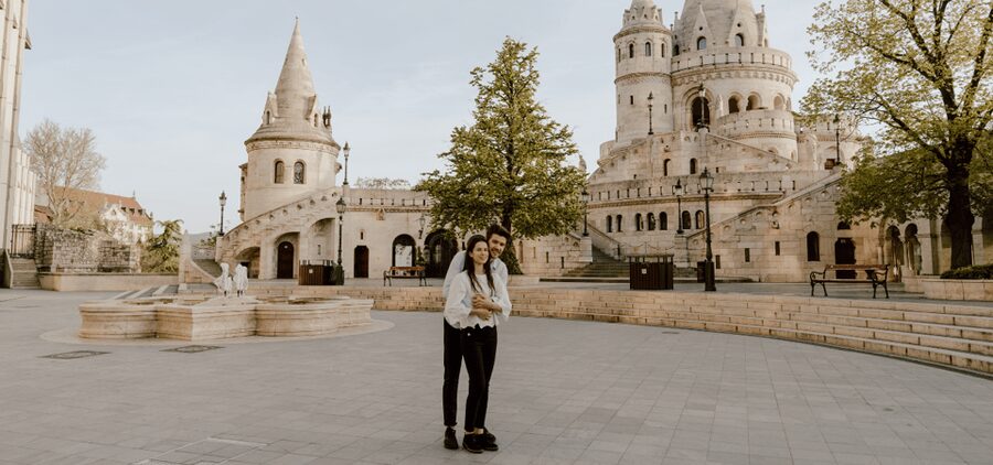 Budapest: romantic photoshoot at Buda's iconic sightseeings - What the experience does not include