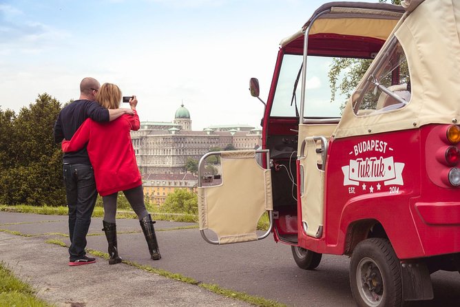 Budapest Romantic Private Tuk Tuk Tour - Gellért Spa, Liberty Bridge, and Gellért Hill