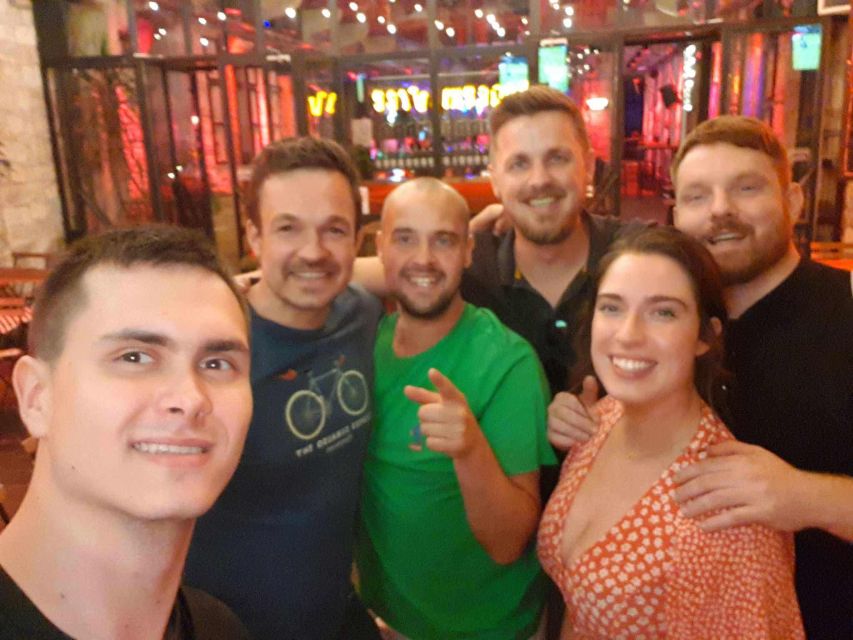 Budapest: Ruin Bar Pub Crawl with Entry Tickets - Meeting at Becketts and getting the night started