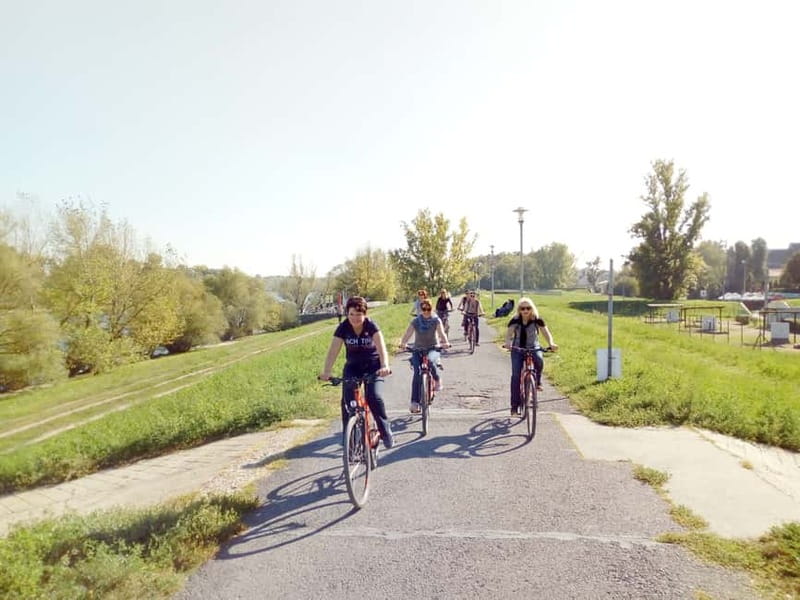 Budapest: Self-Guided Bike Tour to scenic Szentendre - From Madách Square to the Danube