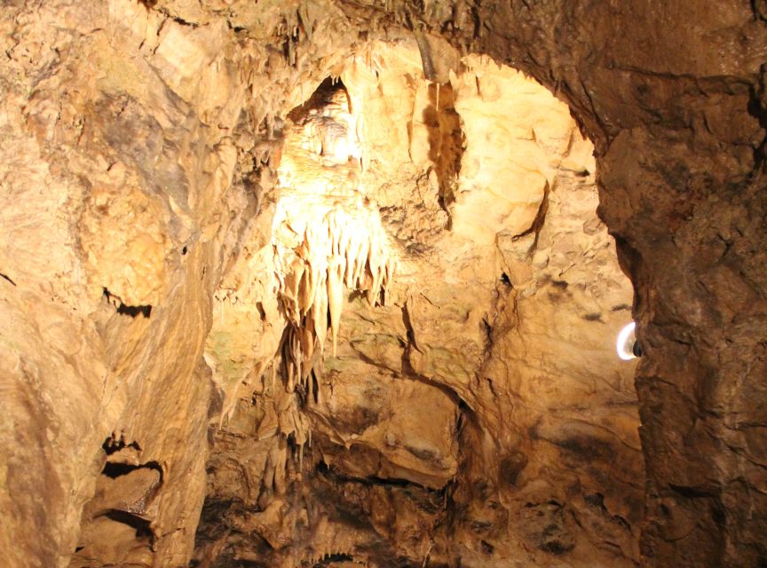 Budapest: Semlő-hegyi & Pál-völgyi Caves Guided Walking Tour - Pál-völgyi and the bigger underground story