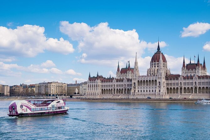 Budapest Sightseeing with Drink Included - Chain Bridge and Margaret Bridge