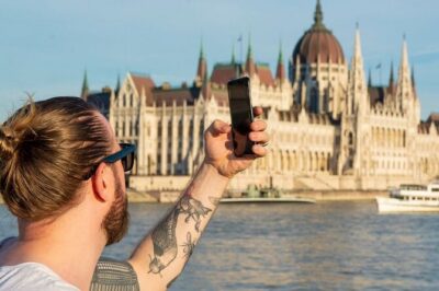 Budapest Sip and Sail Danube Cruise with Unlimited Prosecco