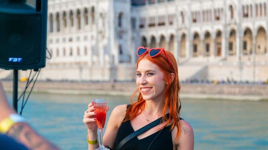 Budapest: Sip & Sail Danube Cruise with Prosecco Cocktails - Sunset timing and photography tips