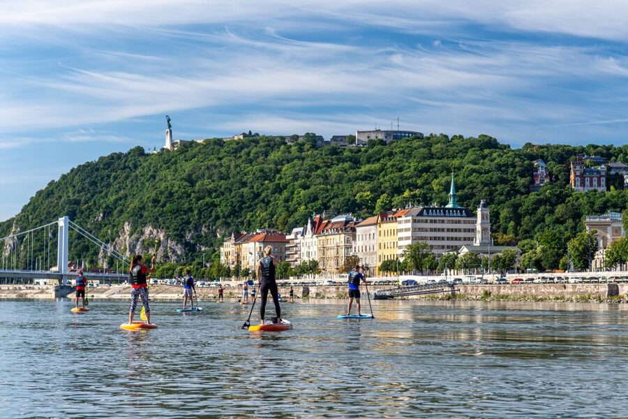 Budapest: Standup Paddleboarding Tour - Arriving at Lupa Island